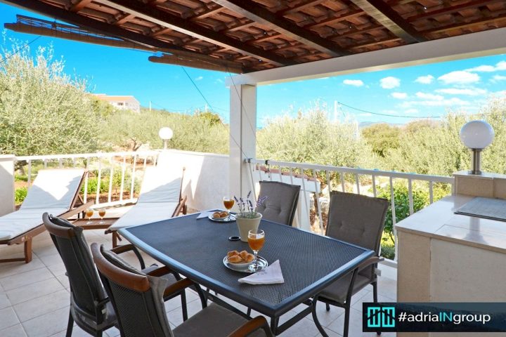 House for sale 85 m² – Drvenik Veliki