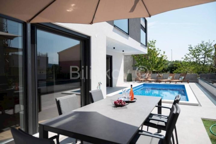 Casa in vendita – Trogir