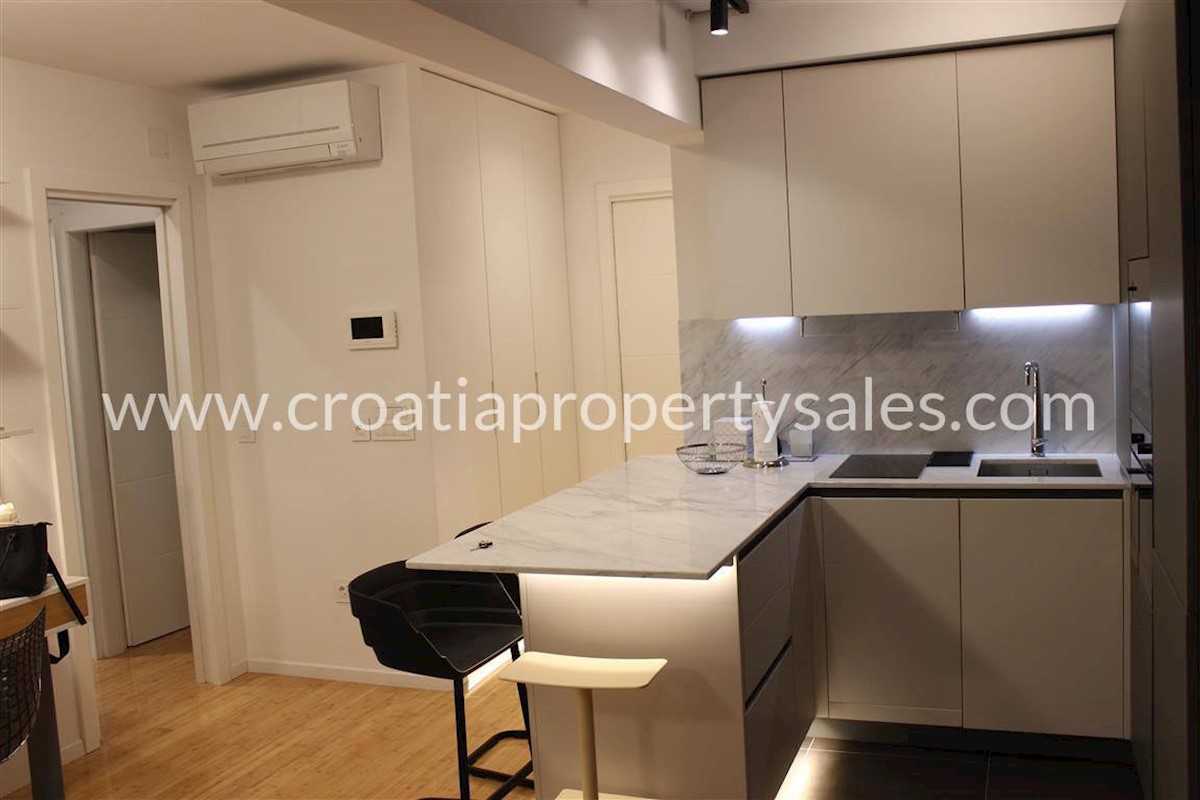 Flat For sale - SPLITSKO-DALMATINSKA OMIŠ