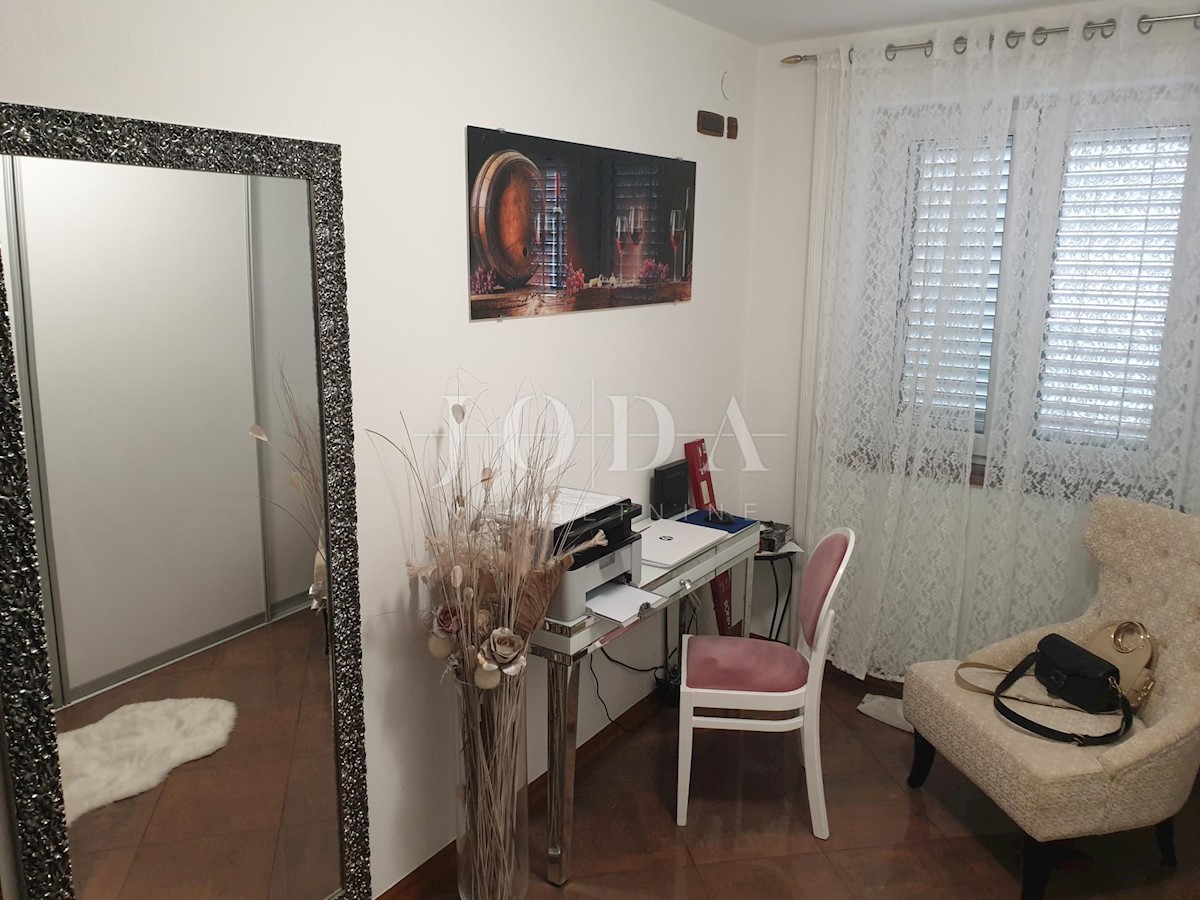 Kuća Na prodaju - PRIMORSKO-GORANSKA CRIKVENICA