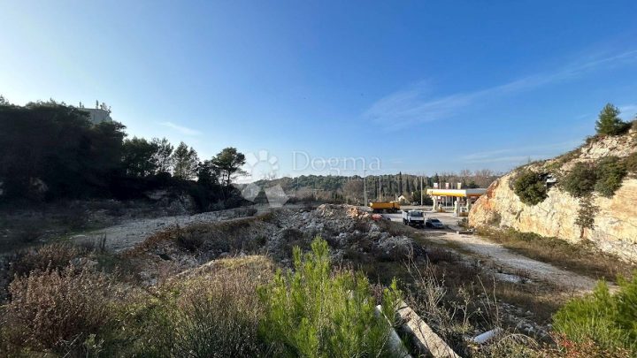 Terreno in vendita 7919 m² – Pula