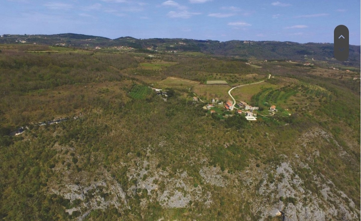 Land For sale - ISTARSKA GROŽNJAN