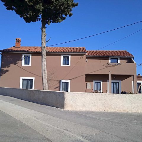 Kuća na prodaju 228 m² – Ližnjan