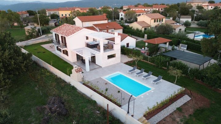 Kuća na prodaju 125 m² – Hrboki