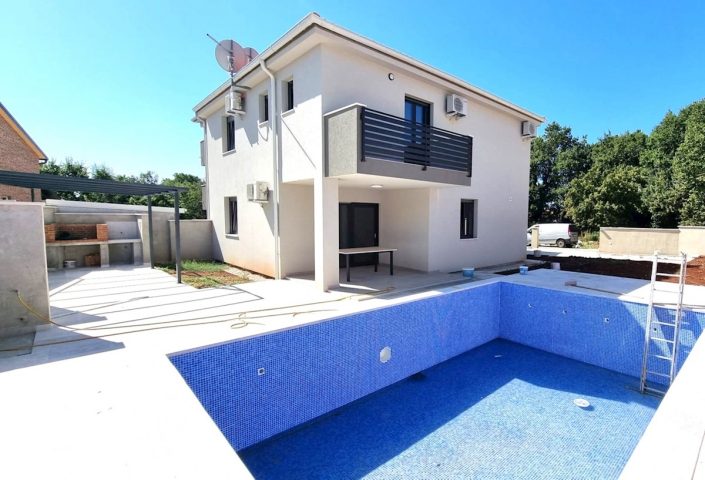 Kuća na prodaju 170 m² – Pomer