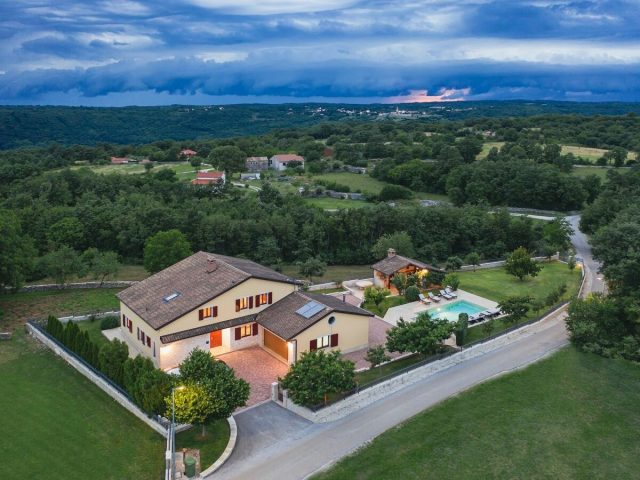 Hiša na predaj 239 m² – Sveti Petar U Šumi