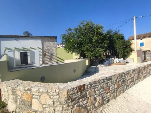 Haus Zu verkaufen - Istarska Svetvinčenat - foto 2/6