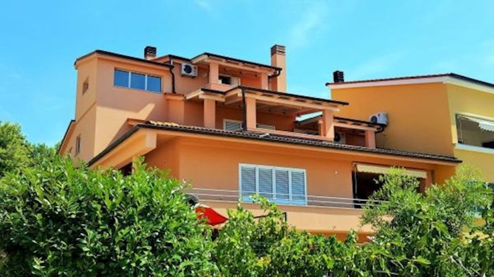 Kuća na prodaju 487 m² – Pula