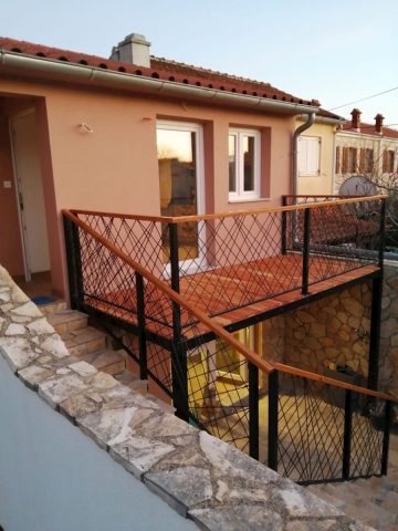 Kuća na prodaju 100 m² – Ližnjan