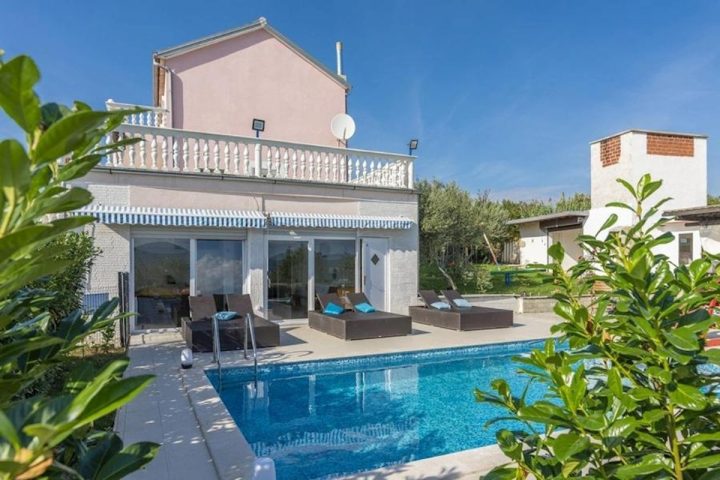 Kuća na prodaju 200 m² – Brtonigla