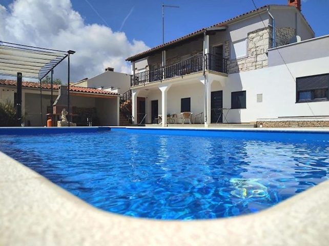 Kuća na prodaju 256 m² – Marčana