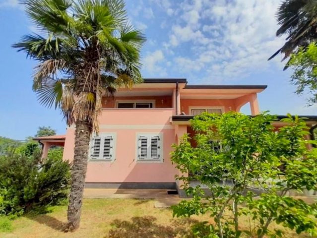 Kuća na prodaju 230 m² – Poreč