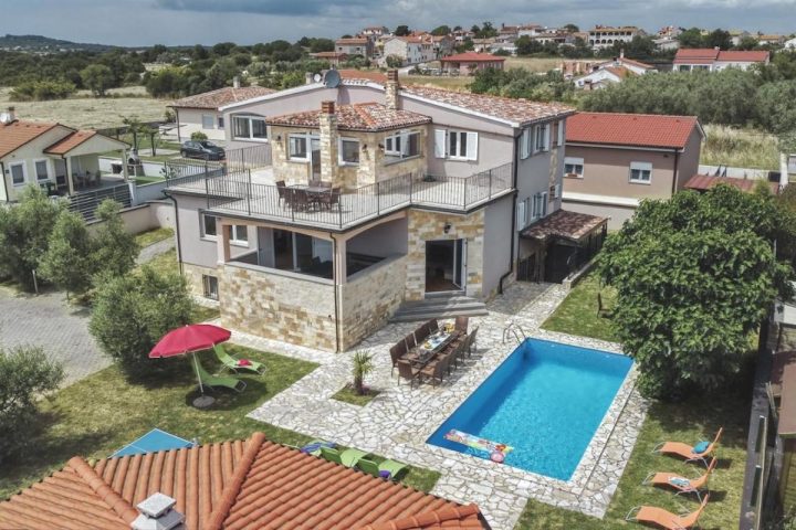 Dom na predaj 450 m² – Jadreški