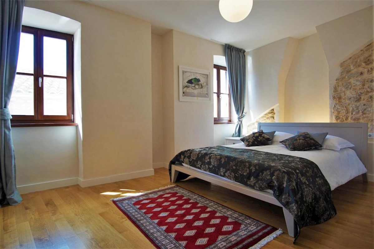 Haus Zu verkaufen - ISTARSKA BALE