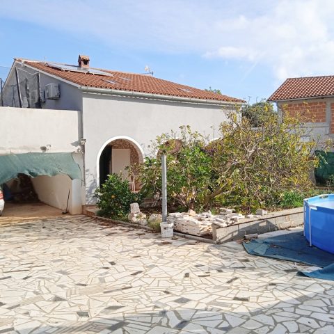 Hiša na predaj 178 m² – Kavran
