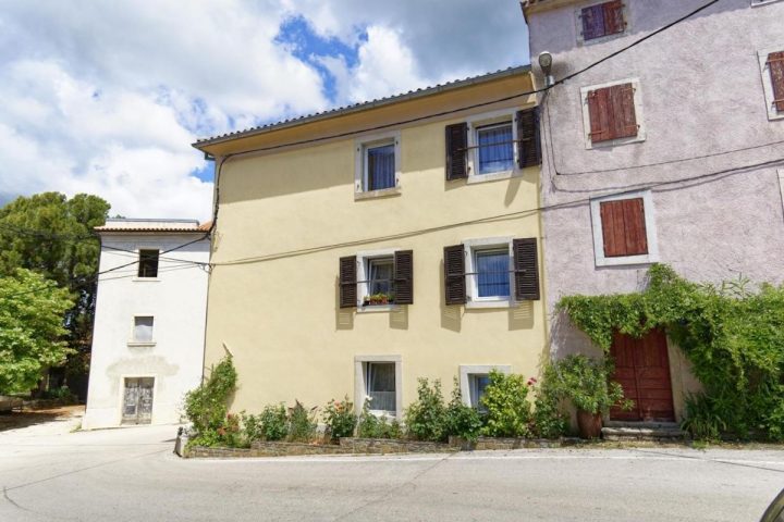 Dom na predaj 285 m² – Momjan