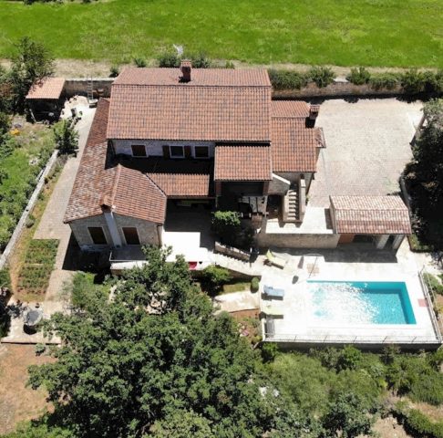 Kuća na prodaju 250 m² – Brtonigla