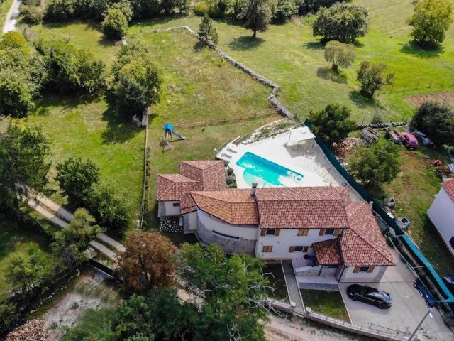 Dom na sprzedaż 398 m² – Žminj
