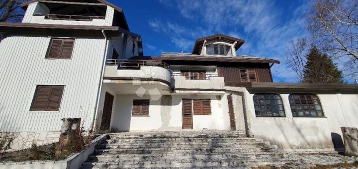 House for sale 520 m² – Fužine