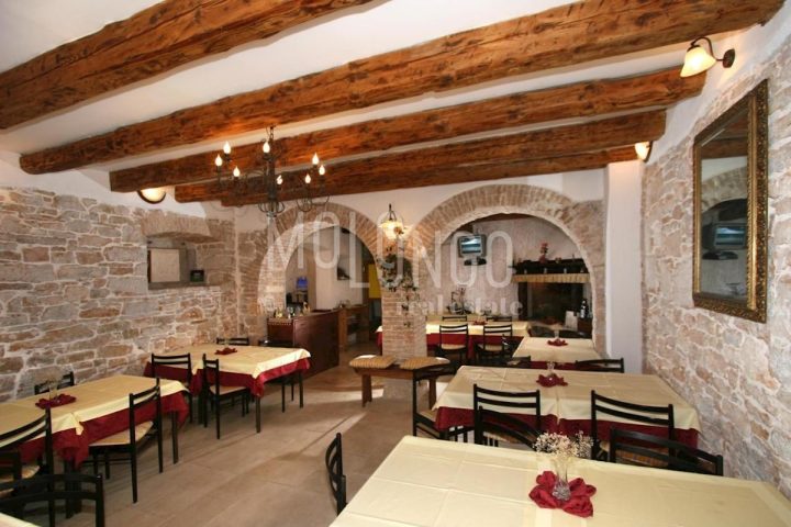 Locaux commerciaux À vendre - Istarska Kaštelir - foto 4/18
