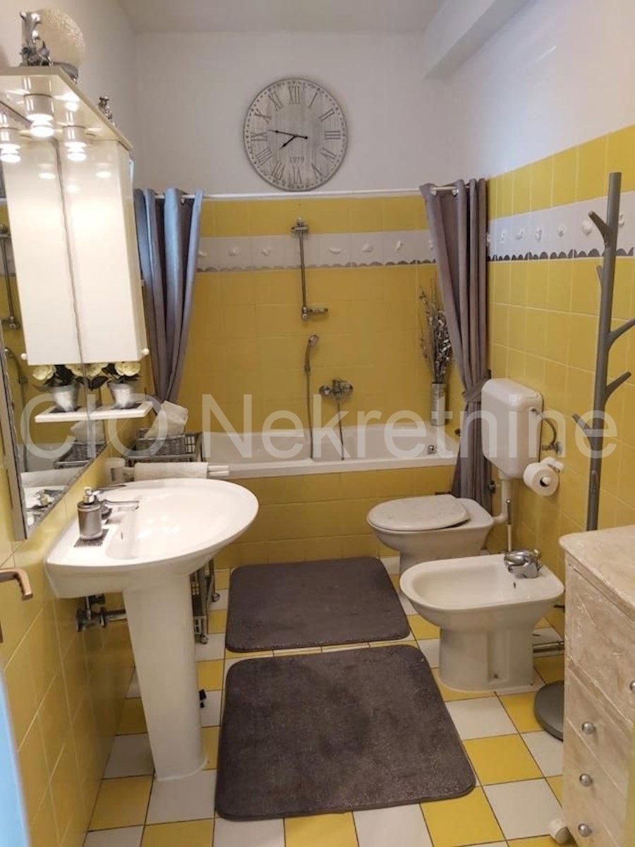House For sale - SPLITSKO-DALMATINSKA SPLIT