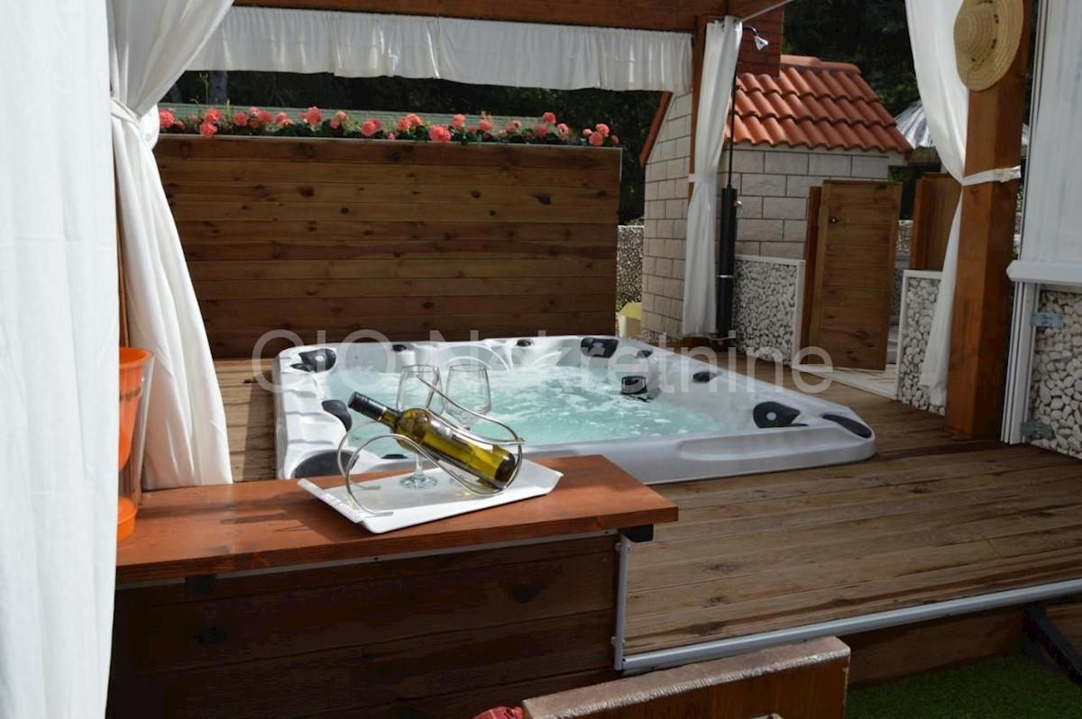 House For sale - SPLITSKO-DALMATINSKA SPLIT