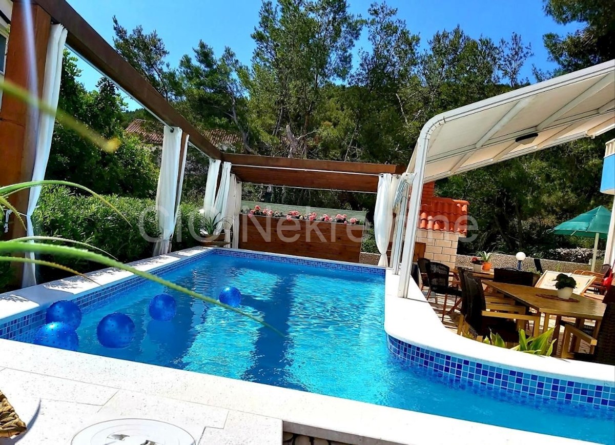 House For sale - SPLITSKO-DALMATINSKA SPLIT