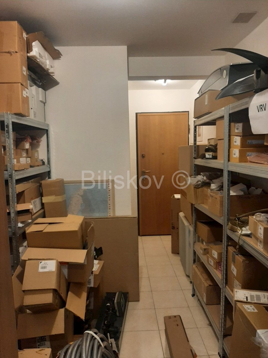 Business premises For rent - SPLITSKO-DALMATINSKA SPLIT