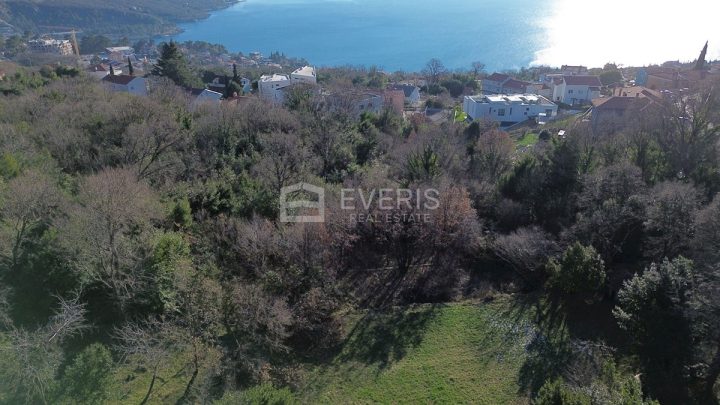 Pozemok na predaj 1832 m² – Pobri
