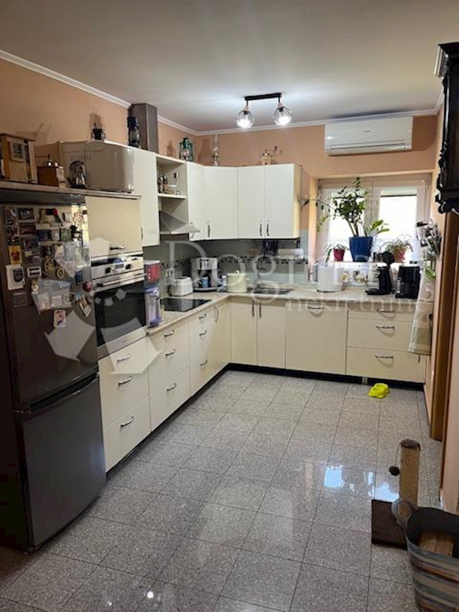 Hiša Na predaj - PRIMORSKO-GORANSKA VINODOLSKA OPĆINA