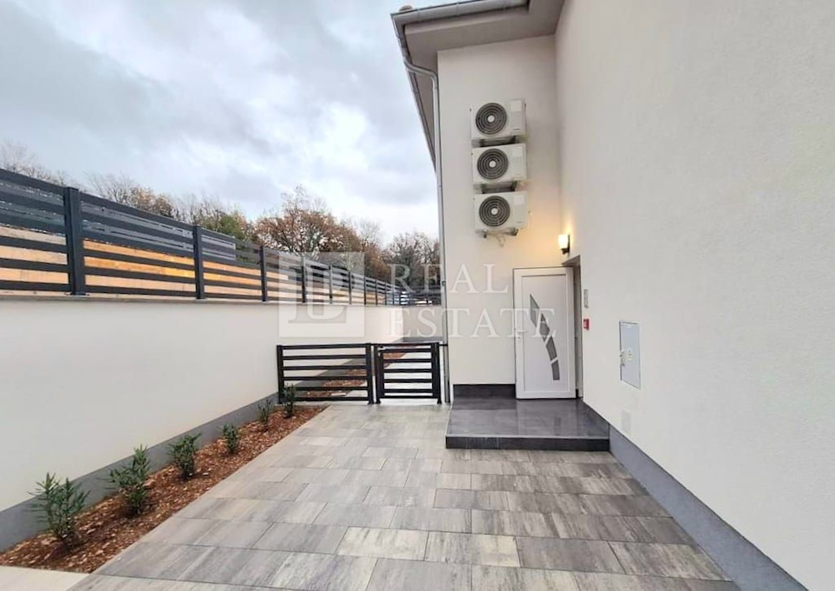 Apartmán Na predaj - PRIMORSKO-GORANSKA VINODOLSKA OPĆINA