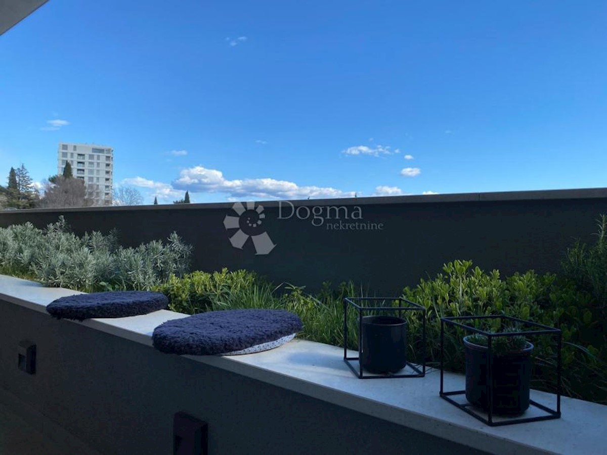 Apartma Na predaj - SPLITSKO-DALMATINSKA SPLIT