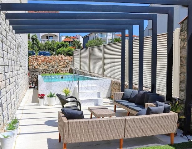 Casa in vendita 400 m² – Malinska