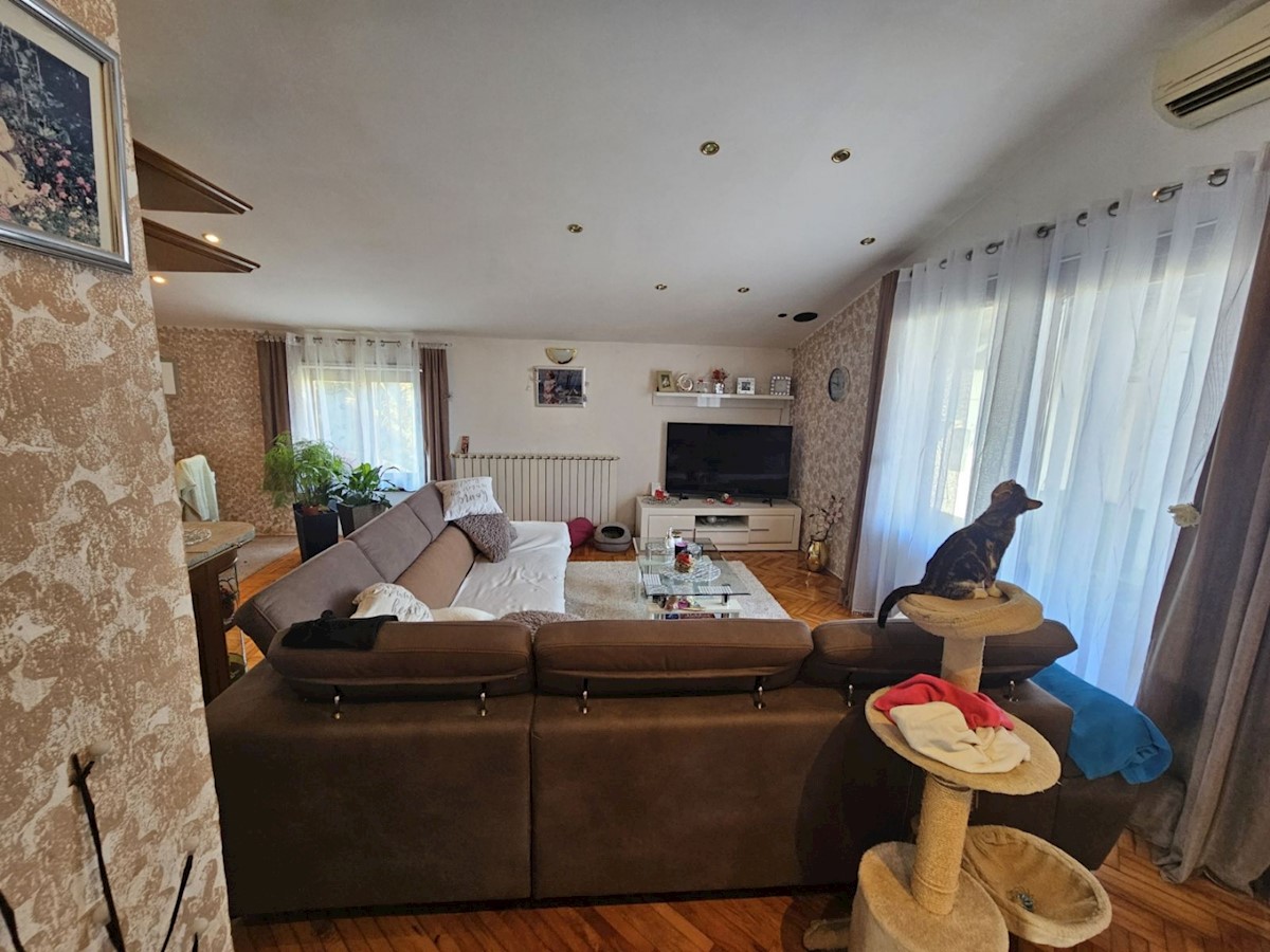 Hiša Na predaj - ISTARSKA UMAG