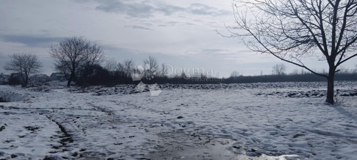 Działka na sprzedaż 688 m² – Velika Gorica