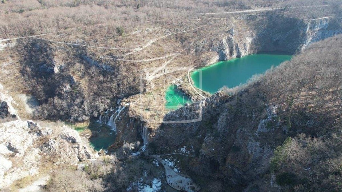 Land For sale - LIČKO-SENJSKA PLITVIČKA JEZERA