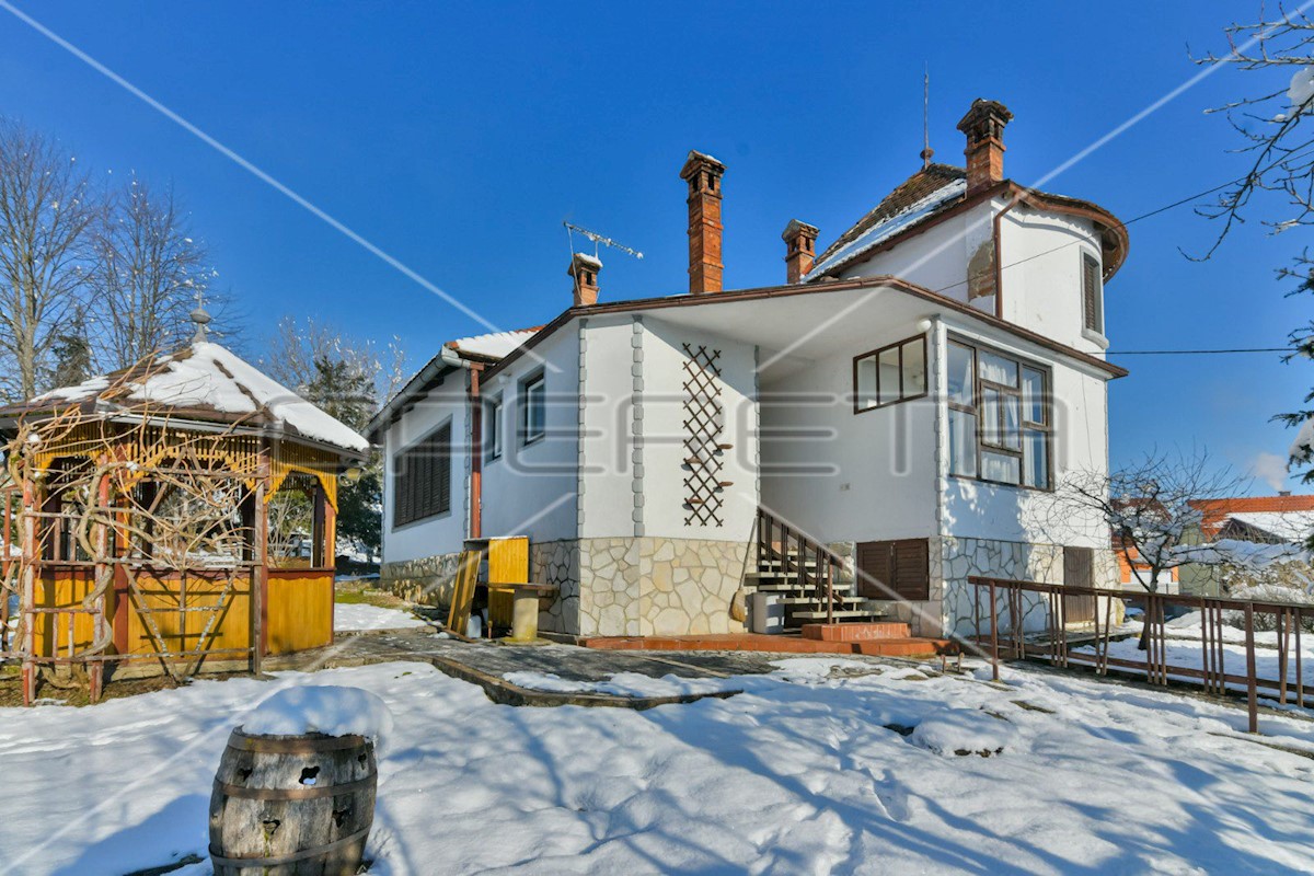 House For sale OZALJ