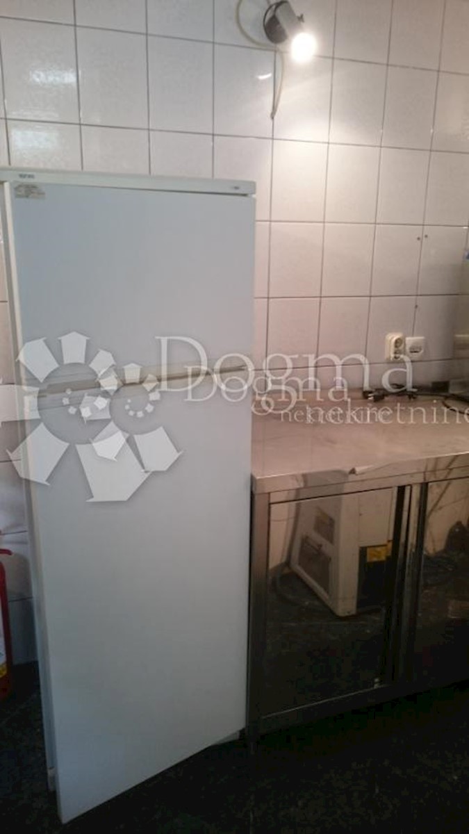 Locaux commerciaux À vendre - LIČKO-SENJSKA SENJ