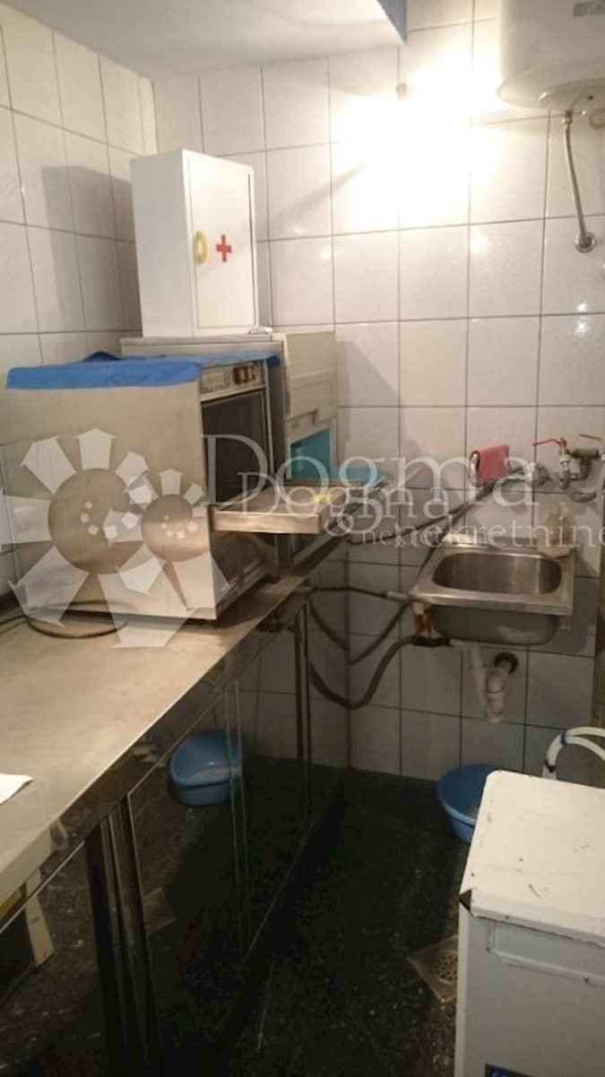 Locaux commerciaux À vendre - LIČKO-SENJSKA SENJ