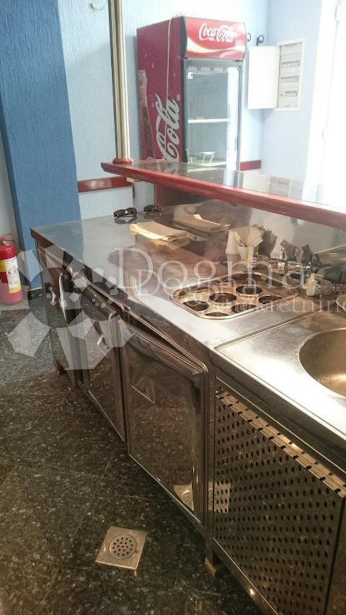 Locaux commerciaux À vendre - LIČKO-SENJSKA SENJ