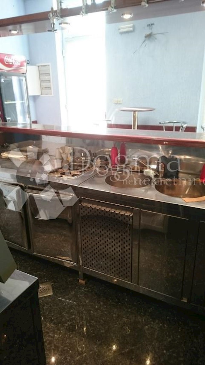 Locaux commerciaux À vendre - LIČKO-SENJSKA SENJ