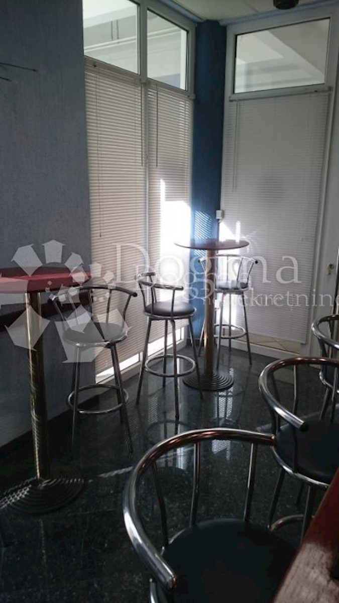Locaux commerciaux À vendre - LIČKO-SENJSKA SENJ