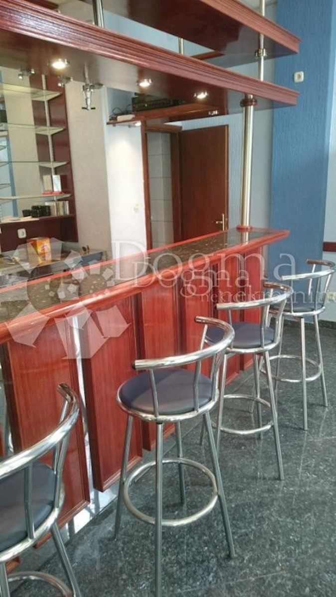 Locaux commerciaux À vendre - LIČKO-SENJSKA SENJ