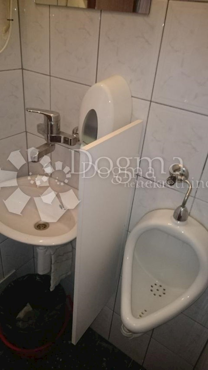 Locaux commerciaux À vendre - LIČKO-SENJSKA SENJ