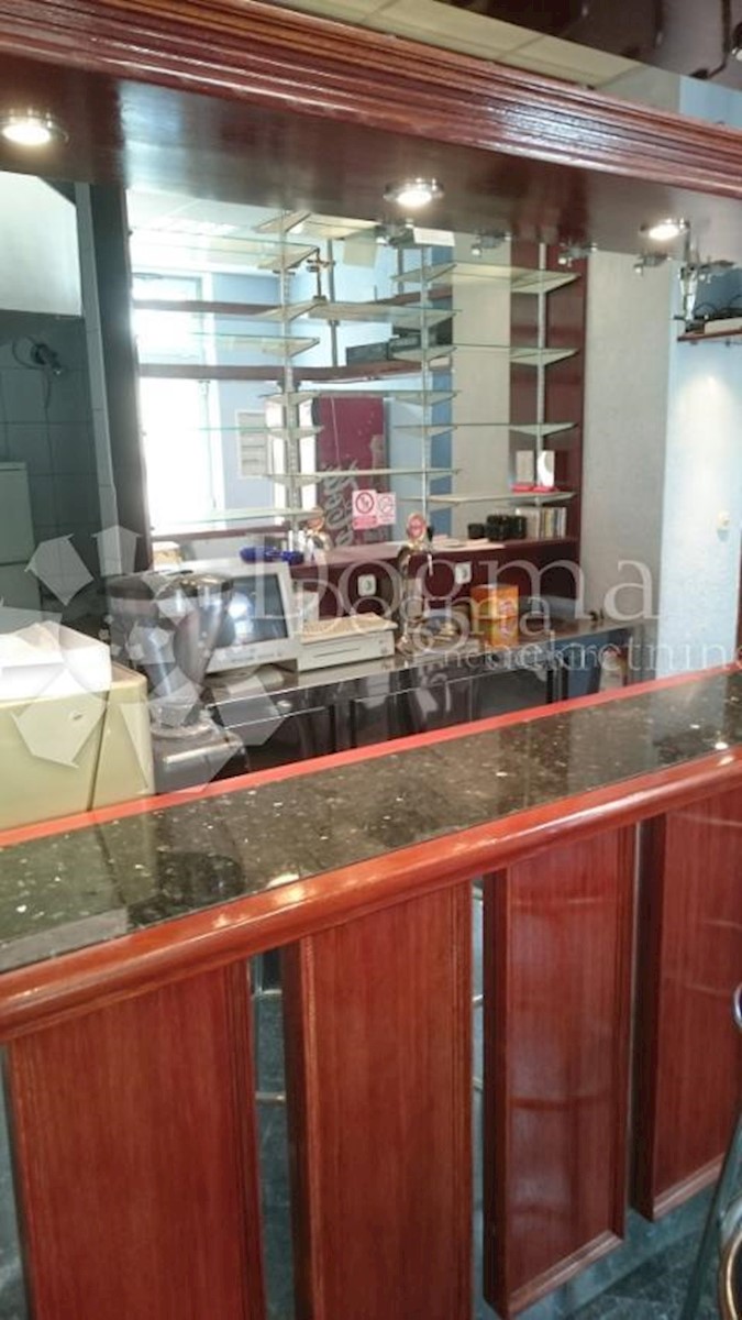 Locaux commerciaux À vendre - LIČKO-SENJSKA SENJ