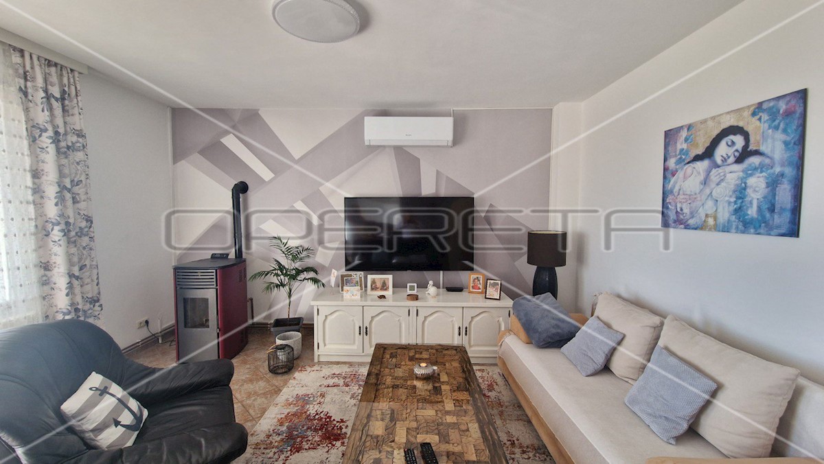 Casa In vendita - LIČKO-SENJSKA KARLOBAG