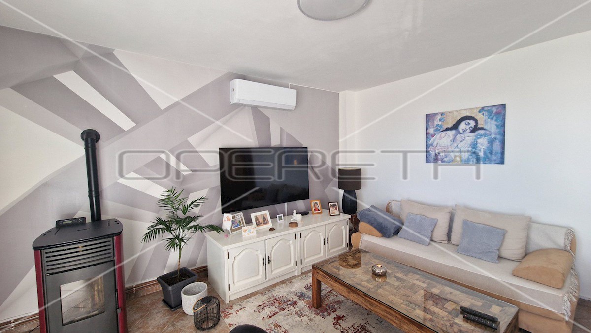 Casa In vendita - LIČKO-SENJSKA KARLOBAG