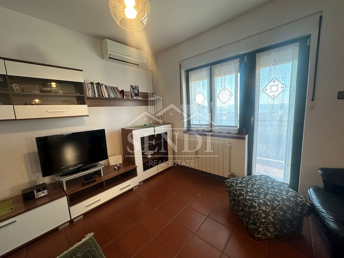 Flat For rent - PRIMORSKO-GORANSKA RIJEKA