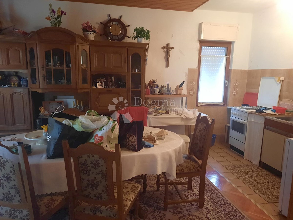 Casa In vendita - SPLITSKO-DALMATINSKA SPLIT