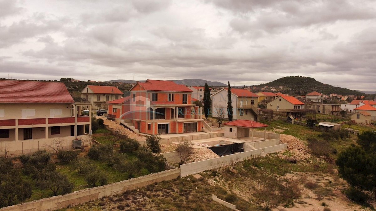 Haus Zu verkaufen - ŠIBENSKO-KNINSKA ŠIBENIK